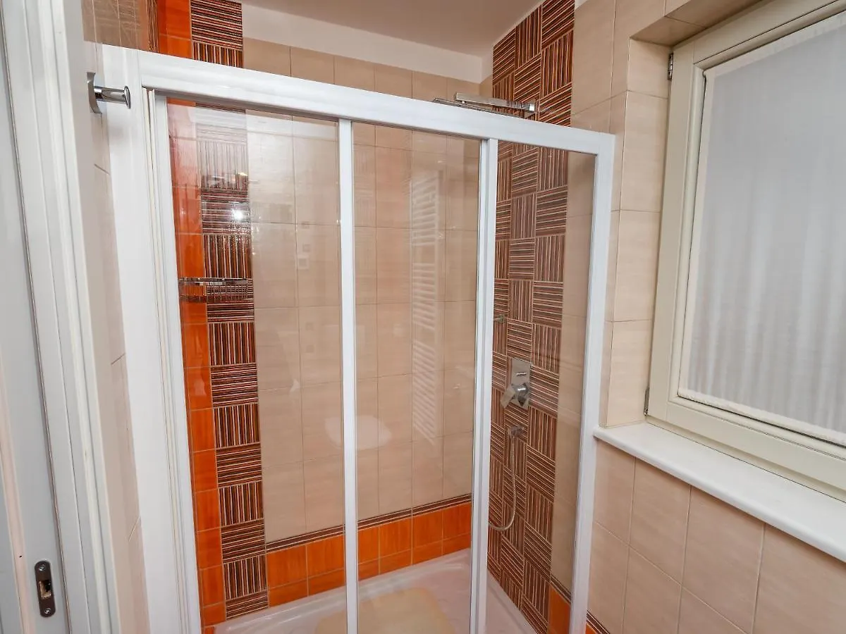 Apartmani Kraj Moscenicka Draga Guest house