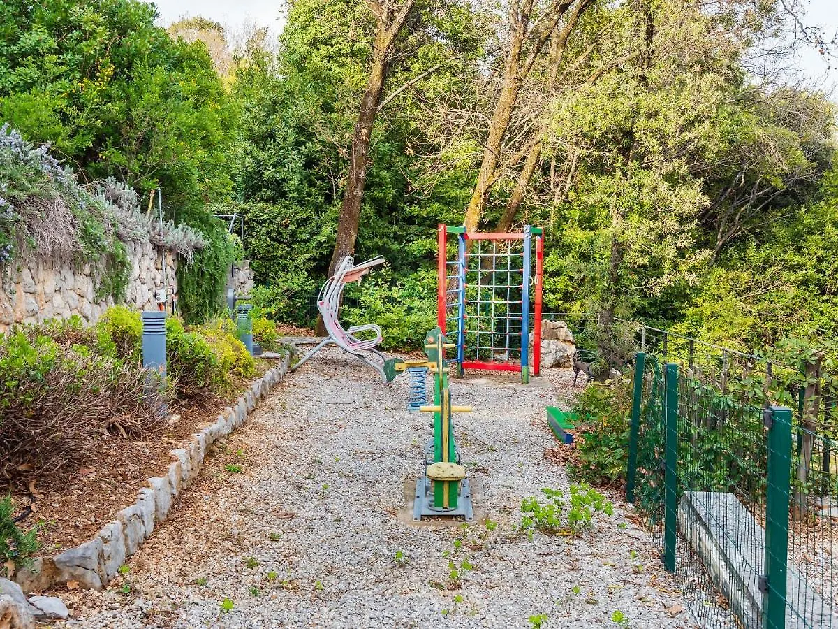 Apartmani Kraj Moscenicka Draga 0*,  Croatia