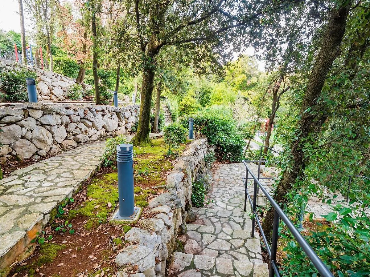 Apartmani Kraj Moscenicka Draga Guest house