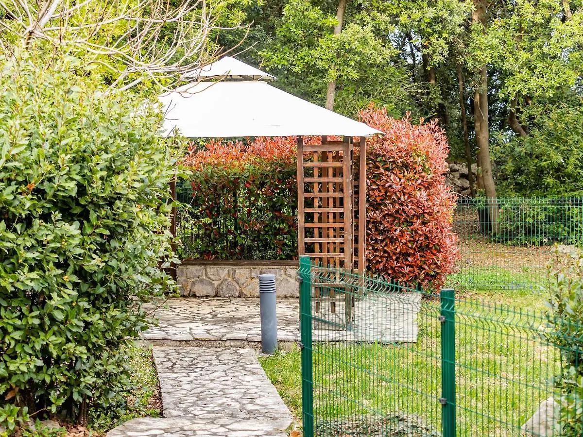 Apartmani Kraj Moscenicka Draga Guest house