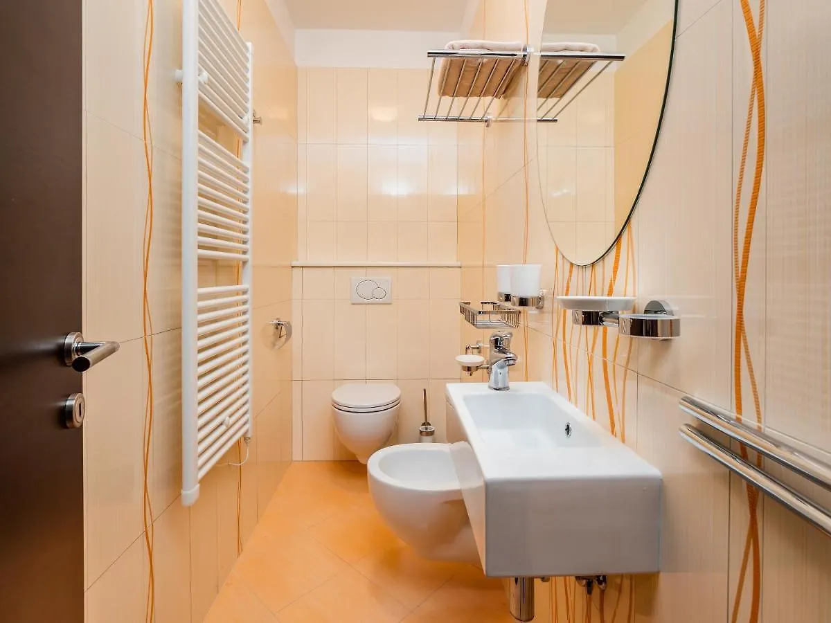 Apartmani Kraj Moscenicka Draga Guest house