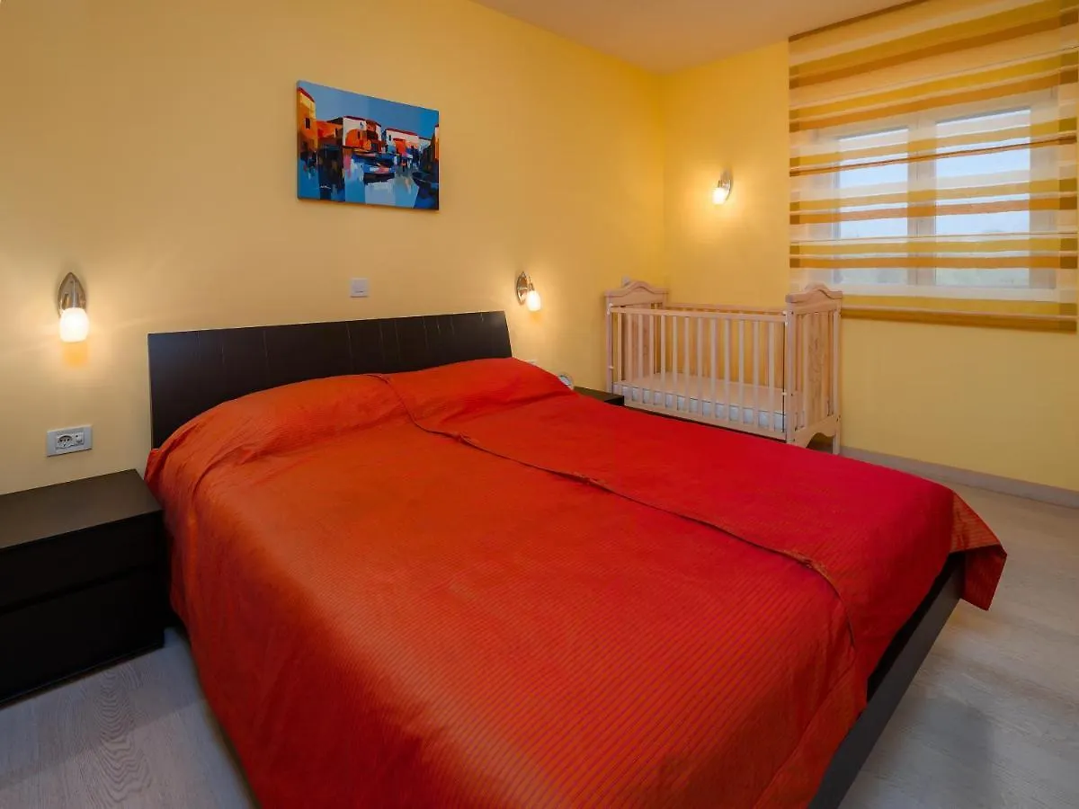 Apartmani Kraj Moscenicka Draga Guest house