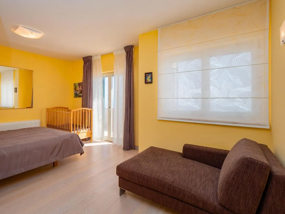 Guest house Apartmani Kraj Moscenicka Draga
