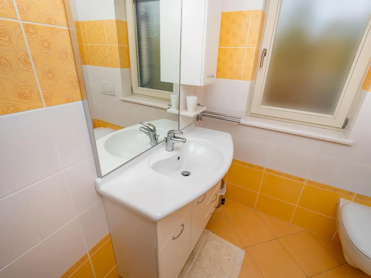 Apartmani Kraj Moscenicka Draga 0*,