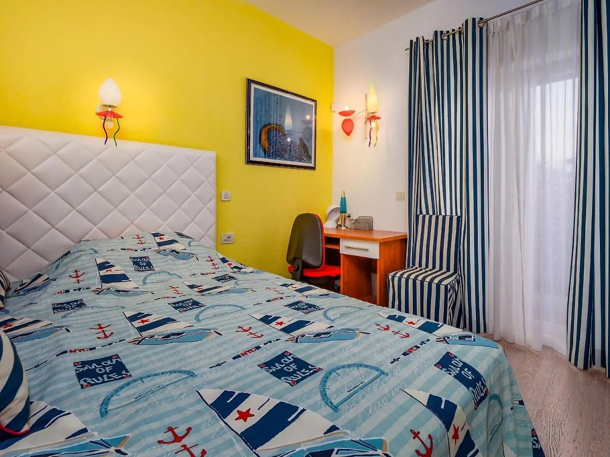 Apartmani Kraj Moscenicka Draga 0*,  Croatia